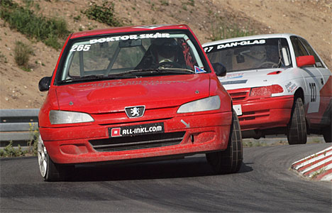 Ole V. Bech kæmpede en tæt fight med Jan Petersen i B-finalen for Super 2000